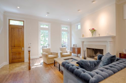 3646 Wayne Ave, Chicago, IL 60613-3714