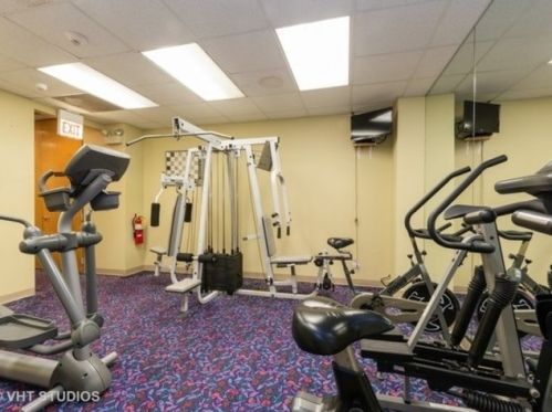 1400 55th Pl, Chicago IL 60637-1876 exterior