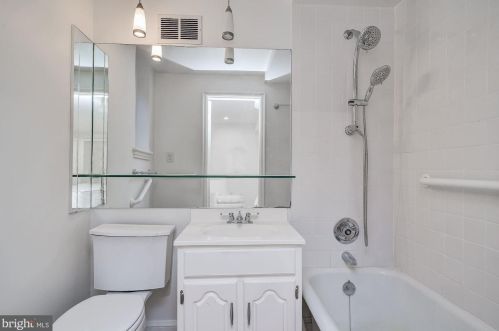 4625 Charleston Ter, Washington DC  20007-1912 exterior