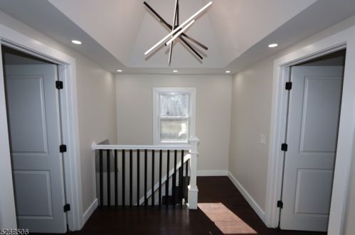 1045 Hunterdon St, Newark NJ  07112-2412 exterior