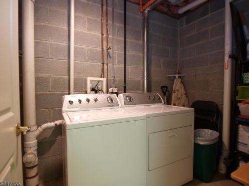 9 Hamburg Tpke, Kinnelon NJ 07405-1512 exterior