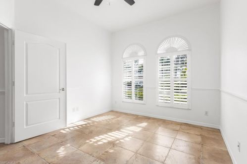 8260 Laurel Lk Blvd, Naples FL 34119-9797 exterior