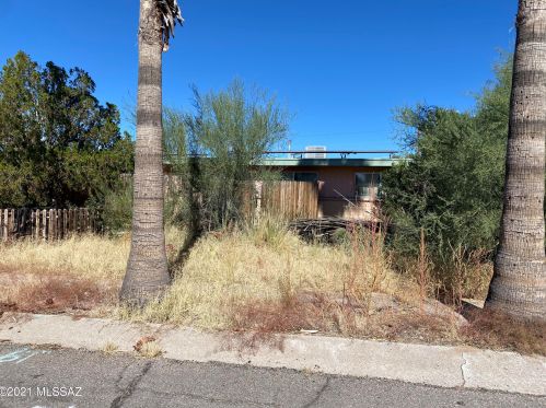 8035 7th St, Tucson, AZ 85710-2417
