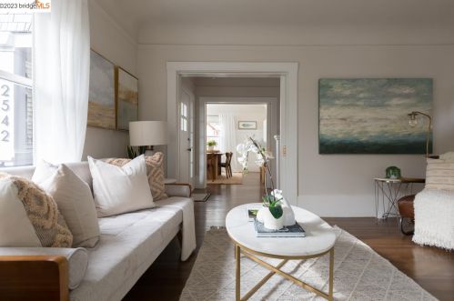 2542 Chilton Way, Berkeley CA 94704-2807 exterior