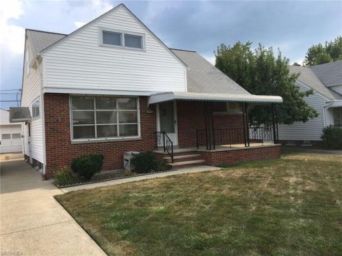 21130 Milan Dr, Cleveland, OH 44119-1863