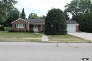 225 Grant Dr, Hanover, PA 17331-1343