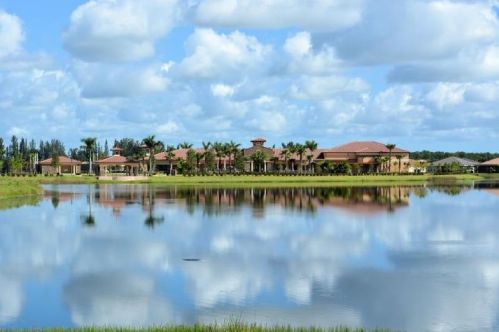 9601 Royal Poinciana Dr, Fort Pierce FL  34987-2508 exterior