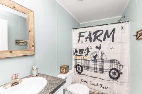 199 Tulip Ave, Defuniak Springs FL 32433-6556 exterior