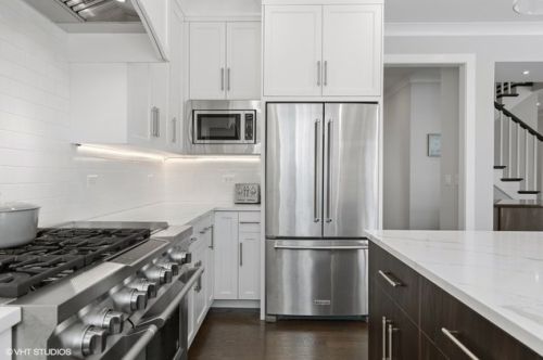 662 Parkside Ave, Elmhurst IL 60126-5029 exterior