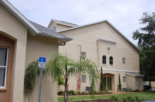 5040 Sunridge Palms Dr, Tampa FL 33617-1400 exterior