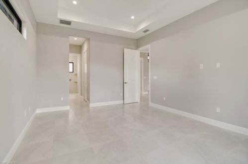 5992 Dogwood Way, Naples FL 34116-4806 exterior