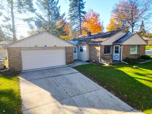 3929 Portage St, Milwaukee, WI 53209-1928