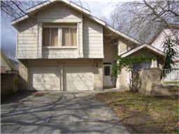 10622 Chapel Hill Dr, Houston TX  77099-3905 exterior