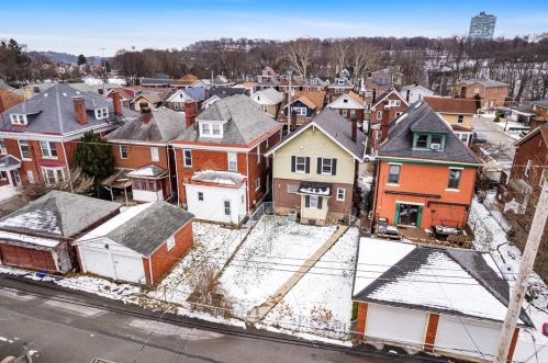 1611 Chislett St, Pittsburgh PA  15206-1312 exterior