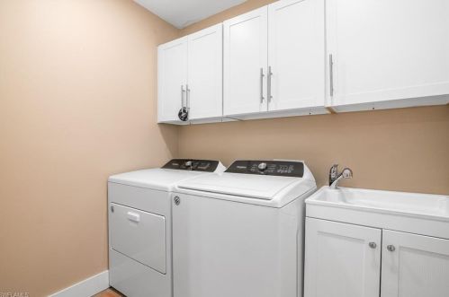 1266 Michigan Ave, Naples FL 34103-3873 exterior