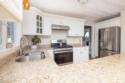 10 Olney St, Providence RI 02919-5152 exterior