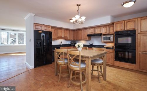 1723 Belle Haven Rd, Alexandria, VA 22307-1207