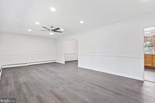 8 Maddock Dr, Trenton NJ 08628-2308 exterior