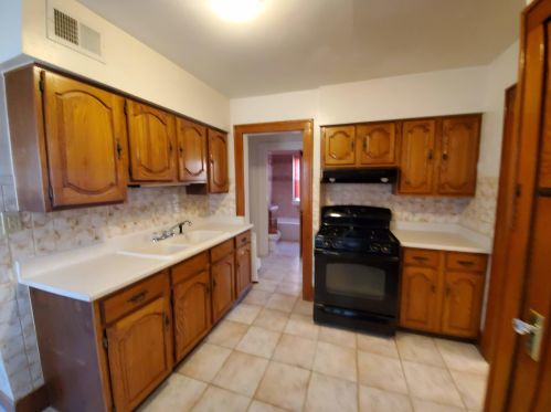 1314 49, Milwaukee WI 53208-1735 exterior