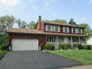106 Country Club Dr, Windsor, CT 06095-3273