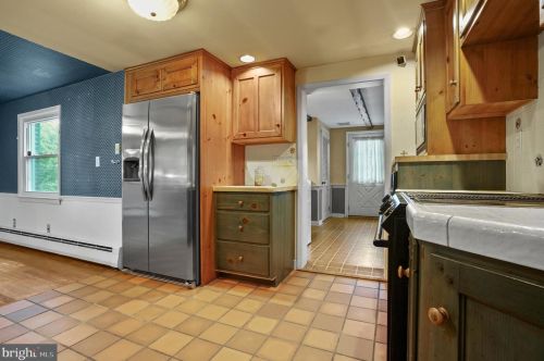 2071 Sunnyside Ave, Pottstown PA 19464-3026 exterior