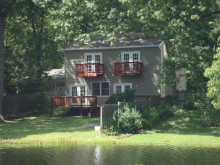 931 Plymouth Lake Dr, Fredon, NJ 07860-4127