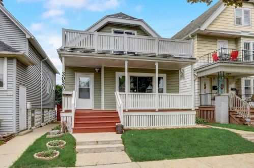 3030 15th Pl, Milwaukee, WI 53215-3721