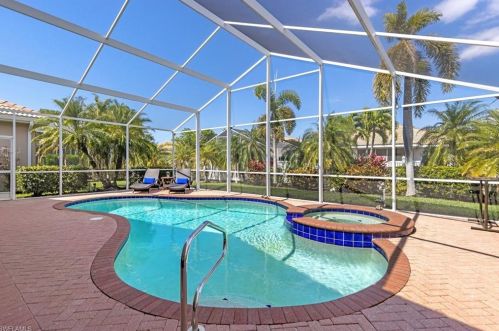 132 Glen Eagle Cir, Naples FL 34104-5714 exterior