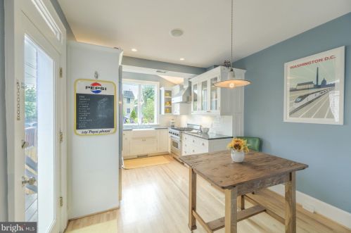 117 Peyton St, Alexandria VA 22314-2723 exterior