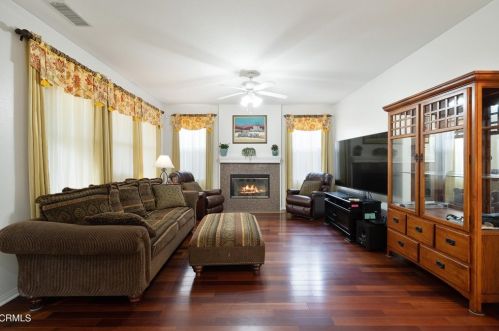 1631 Almanor St, Oxnard, CA 93030-6184