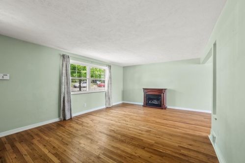 60 Chapel Dr, Pittsburgh PA  15237-2518 exterior