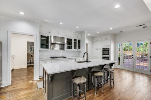 519 Ivy Pl, Atlanta GA 30342-4275 exterior