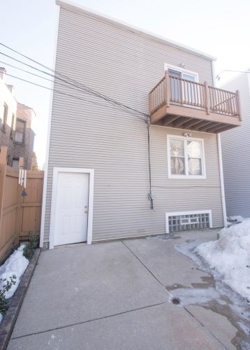 1922 Wilson Ave, Chicago IL 60625-3760 exterior