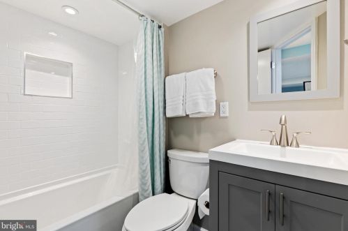 1422 Morse St, Washington DC  20002-3970 exterior