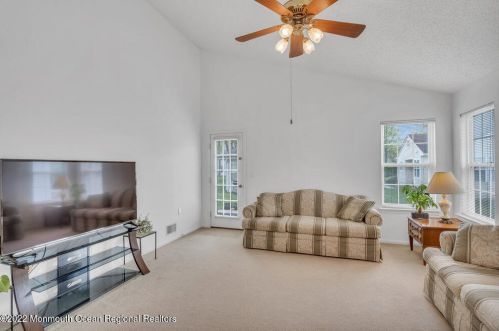 7 Eaton Ct, Jackson Twp NJ exterior