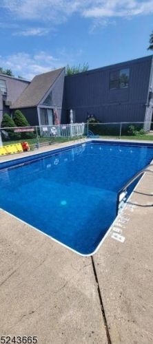 684 Irvington Ave, Maplewood NJ 07040-1623 exterior