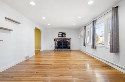 401 Massachusetts Ave, North Andover MA 01845-4340 exterior