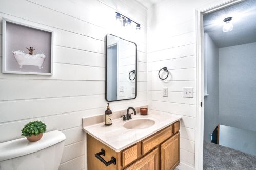 1202 Sprucebrook Dr, Kalamazoo MI 49048-5814 exterior