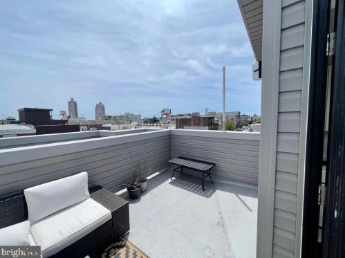 930 2nd St, Philadelphia PA 19133-3303 exterior