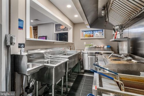 2652 Alder St, Philadelphia PA 19148-4908 exterior