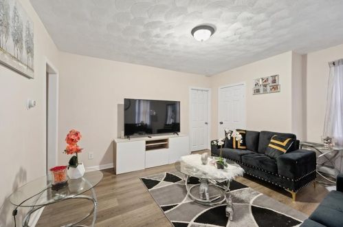 76 Newark St, Providence RI 02908-5316 exterior