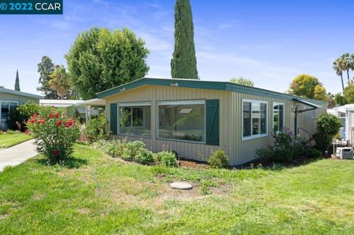 2081 Dalis Dr, Concord CA 94520-5423 exterior