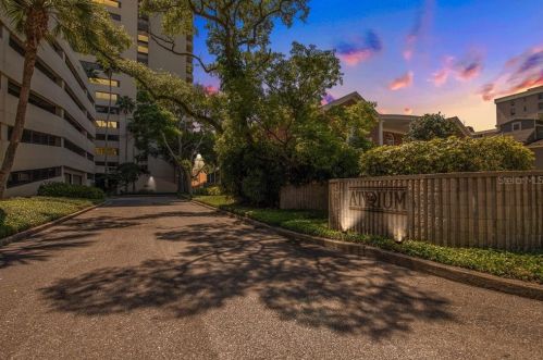 2413 Bayshore Blvd, Tampa FL 33629-7333 exterior