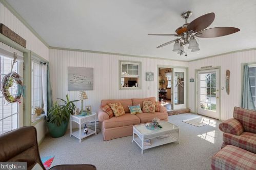 1165 Fox Run Ter, Hanover PA 17331-8742 exterior