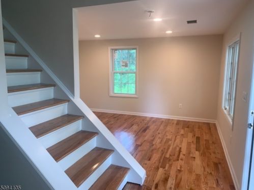 390 Edwards Rd, Parsippany NJ 07054-2201 exterior