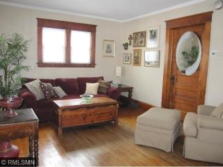 1050 Sherburne Ave, Saint Paul MN  55104-2609 exterior