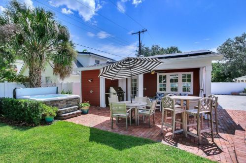 2820 Fountain Blvd, Tampa FL  33609-4012 exterior