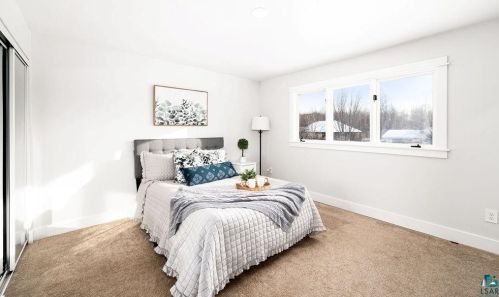 829 Cherie Ln, Duluth MN 55803-2182 exterior