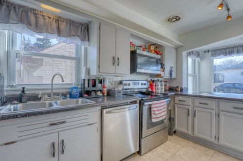 3223 38, Milwaukee WI 53215-2316 exterior