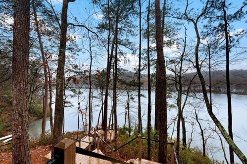 9615 Huntcliff Trce, Atlanta GA 30350-2615 exterior